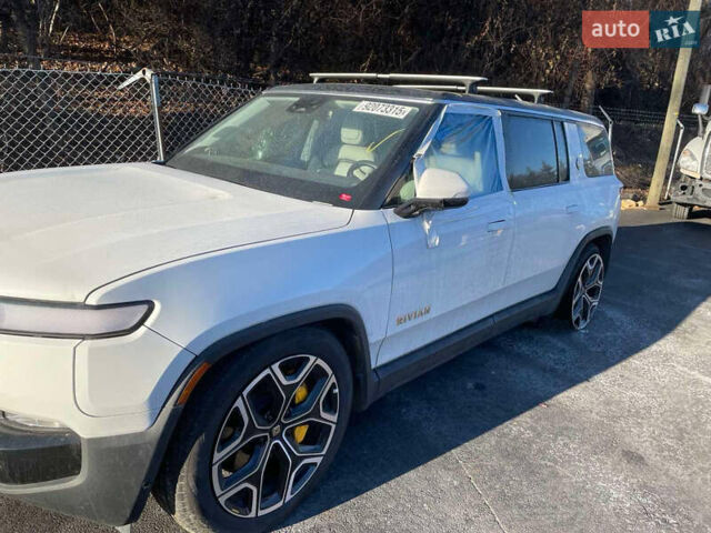 Белый Rivian R1S, объемом двигателя 0 л и пробегом 17 тыс. км за 33000 $, фото 1 на Automoto.ua
