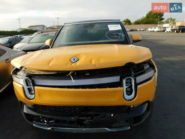 Желтый Rivian R1S, объемом двигателя 0 л и пробегом 16 тыс. км за 29900 $, фото 1 на Automoto.ua