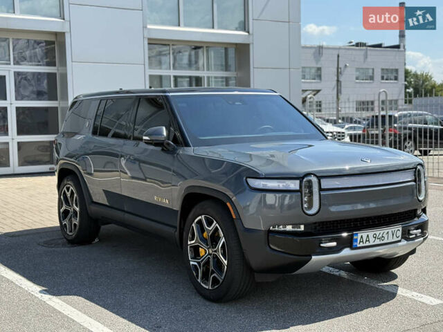 Серый Rivian R1S, объемом двигателя 0 л и пробегом 22 тыс. км за 49999 $, фото 1 на Automoto.ua