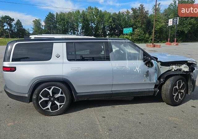 Сірий Rivian R1S, об'ємом двигуна 0 л та пробігом 13 тис. км за 32100 $, фото 1 на Automoto.ua