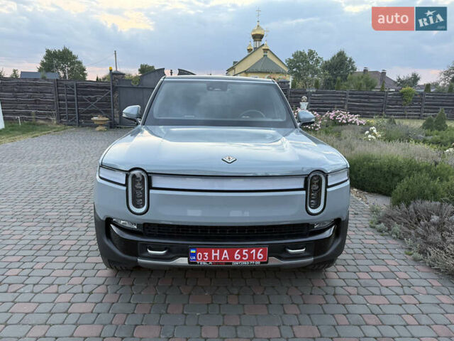 Rivian R1S 2024 в Луцке на Automoto.ua Серый Rivian R1S, объемом двигателя 0 л и пробегом 18 тыс. км за 60500 $, фото 1 на Automoto.ua