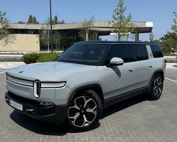 Синий Rivian R1S, объемом двигателя 0 л и пробегом 22 тыс. км за 51500 $, фото 1 на Automoto.ua