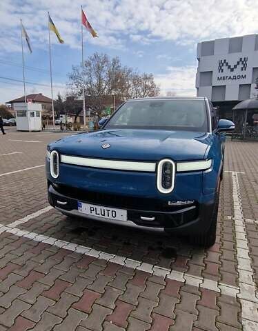 Синий Rivian R1S, объемом двигателя 0 л и пробегом 47 тыс. км за 55300 $, фото 1 на Automoto.ua