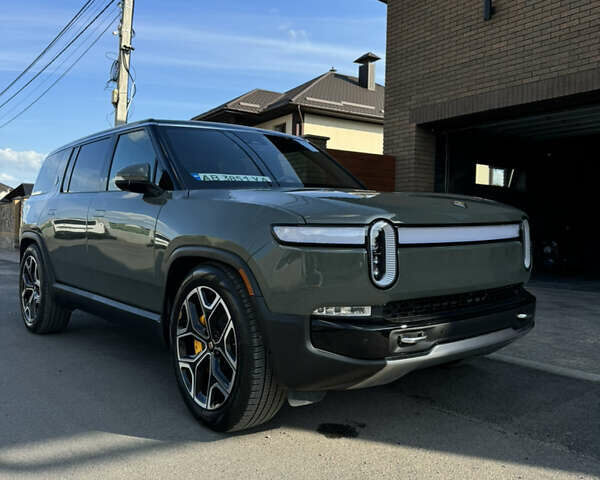 Зеленый Rivian R1S, объемом двигателя 0 л и пробегом 1 тыс. км за 72500 $, фото 1 на Automoto.ua