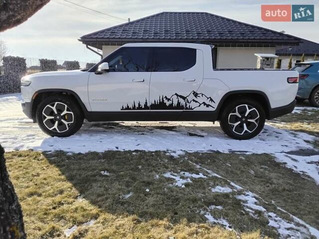 Белый Rivian R1T, объемом двигателя 0 л и пробегом 33 тыс. км за 49000 $, фото 1 на Automoto.ua