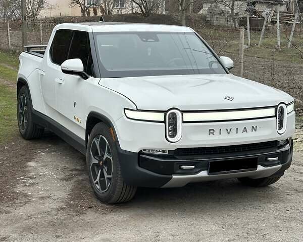 Белый Rivian R1T, объемом двигателя 0 л и пробегом 20 тыс. км за 55000 $, фото 1 на Automoto.ua