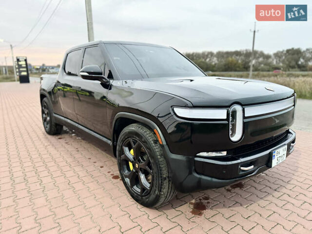 Черный Rivian R1T, объемом двигателя 0 л и пробегом 66 тыс. км за 43900 $, фото 1 на Automoto.ua