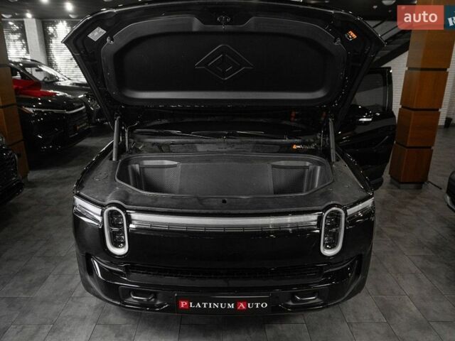 Чорний Rivian R1T, об'ємом двигуна 0 л та пробігом 5 тис. км за 69000 $, фото 1 на Automoto.ua