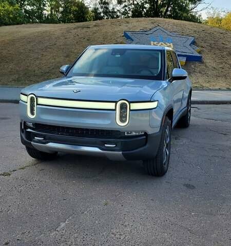 Серый Rivian R1T, объемом двигателя 0 л и пробегом 7 тыс. км за 54950 $, фото 1 на Automoto.ua