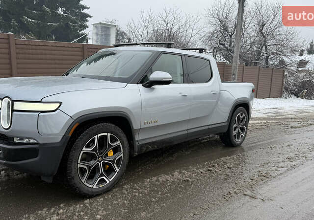 Сірий Rivian R1T, об'ємом двигуна 0 л та пробігом 35 тис. км за 57500 $, фото 1 на Automoto.ua