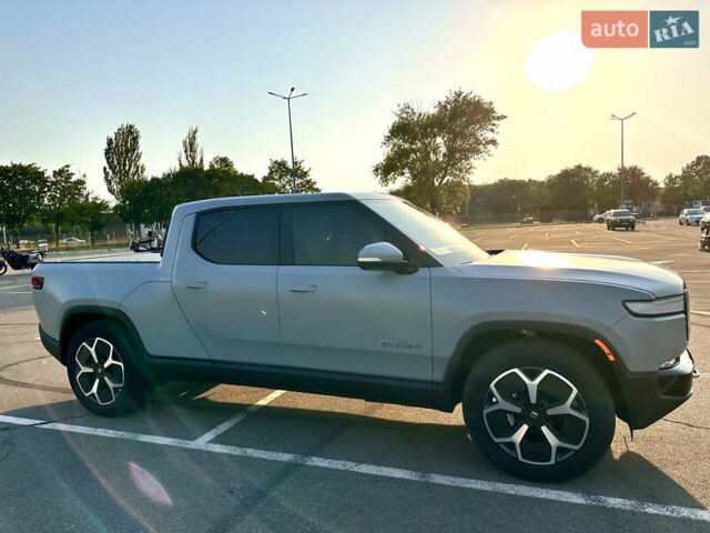 Серый Rivian R1T, объемом двигателя 0 л и пробегом 2 тыс. км за 80000 $, фото 1 на Automoto.ua