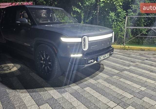 Сірий Rivian R1T, об'ємом двигуна 0 л та пробігом 85 тис. км за 49500 $, фото 1 на Automoto.ua