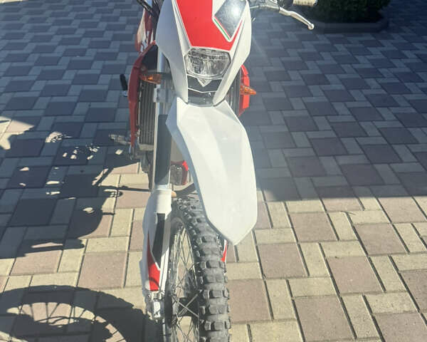SWM RS 125R, об'ємом двигуна 0 л та пробігом 4 тис. км за 2000 $, фото 1 на Automoto.ua