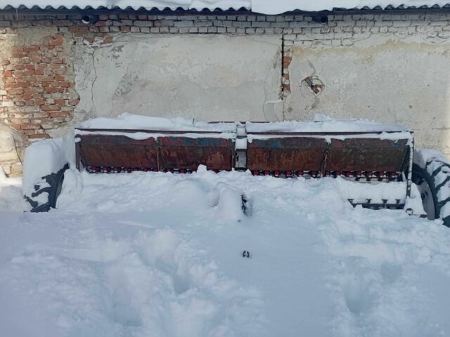 Красный СЗ 3,6, объемом двигателя 0 л и пробегом 0 тыс. км за 2000 $, фото 1 на Automoto.ua