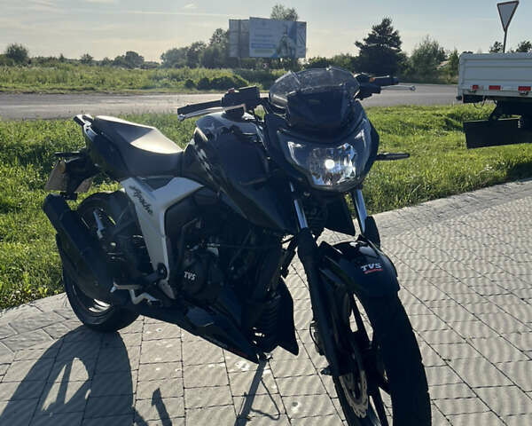 Черный TVS Apache RTR 160, объемом двигателя 0.16 л и пробегом 6 тыс. км за 1550 $, фото 1 на Automoto.ua