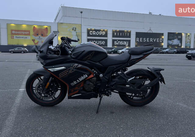 Чорний Voge 300RR, об'ємом двигуна 0.29 л та пробігом 13 тис. км за 2400 $, фото 1 на Automoto.ua