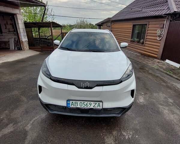 Белый Weltmeister EX5, объемом двигателя 0 л и пробегом 45 тыс. км за 16500 $, фото 1 на Automoto.ua