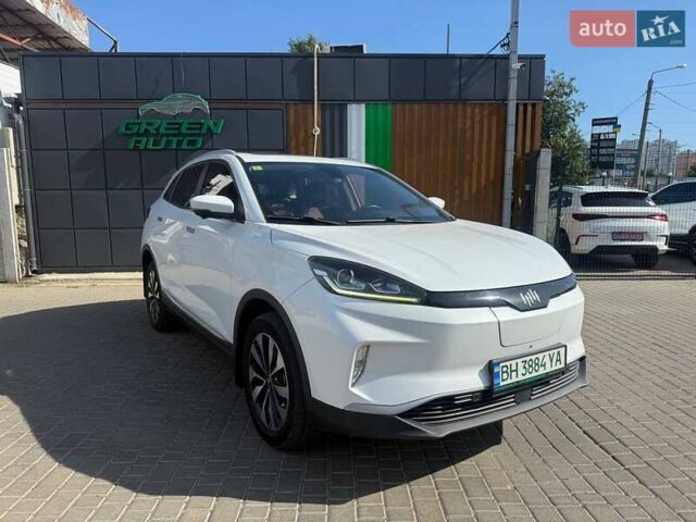 Белый Weltmeister EX5, объемом двигателя 0 л и пробегом 160 тыс. км за 12700 $, фото 1 на Automoto.ua