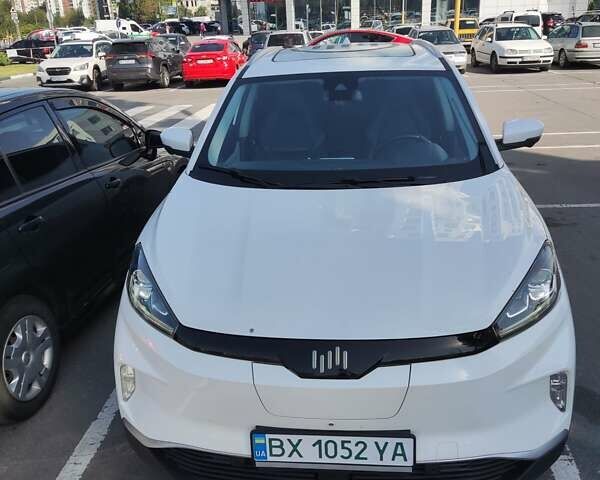 Белый Weltmeister EX5, объемом двигателя 0 л и пробегом 76 тыс. км за 15990 $, фото 1 на Automoto.ua