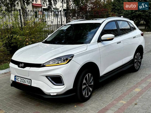 Белый Weltmeister EX5-Z, объемом двигателя 0 л и пробегом 45 тыс. км за 18800 $, фото 1 на Automoto.ua