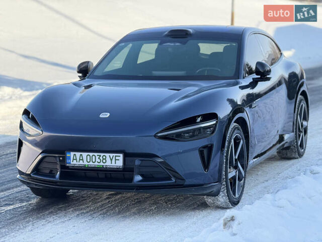 Серый Xiaomi YU7, объемом двигателя 0 л и пробегом 1 тыс. км за 63000 $, фото 1 на Automoto.ua