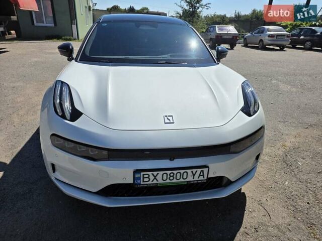 Белый Zeekr 001, объемом двигателя 0 л и пробегом 49 тыс. км за 41000 $, фото 1 на Automoto.ua