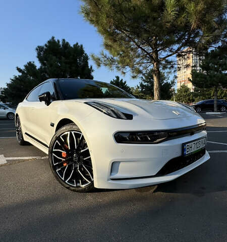 Белый Zeekr 001, объемом двигателя 0 л и пробегом 14 тыс. км за 40900 $, фото 1 на Automoto.ua