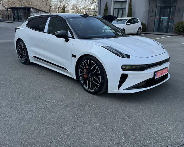 Белый Zeekr 001, объемом двигателя 0 л и пробегом 28 тыс. км за 49000 $, фото 1 на Automoto.ua