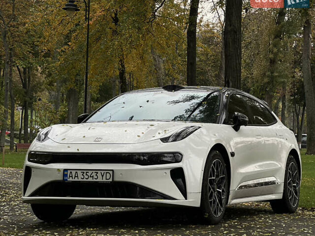 Белый Zeekr 001, объемом двигателя 0 л и пробегом 13 тыс. км за 45000 $, фото 1 на Automoto.ua