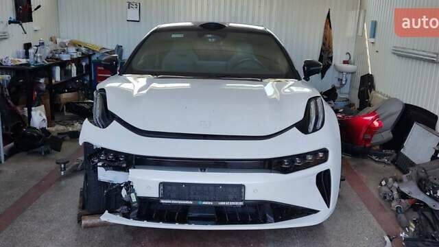 Белый Zeekr 001, объемом двигателя 0 л и пробегом 14 тыс. км за 35000 $, фото 1 на Automoto.ua