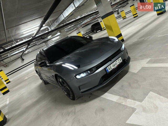 Сірий Zeekr 001, об'ємом двигуна 0 л та пробігом 52 тис. км за 39999 $, фото 1 на Automoto.ua