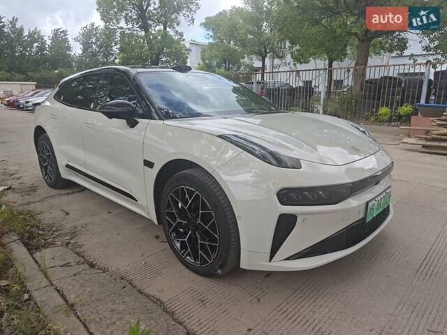 Zeekr 001 2024 в Днепре (Днепропетровске) на Automoto.ua Серый Zeekr 001, объемом двигателя 0 л и пробегом 11 тыс. км за 39900 $, фото 1 на Automoto.ua