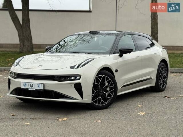 Сірий Zeekr 001, об'ємом двигуна 0 л та пробігом 11 тис. км за 42900 $, фото 1 на Automoto.ua