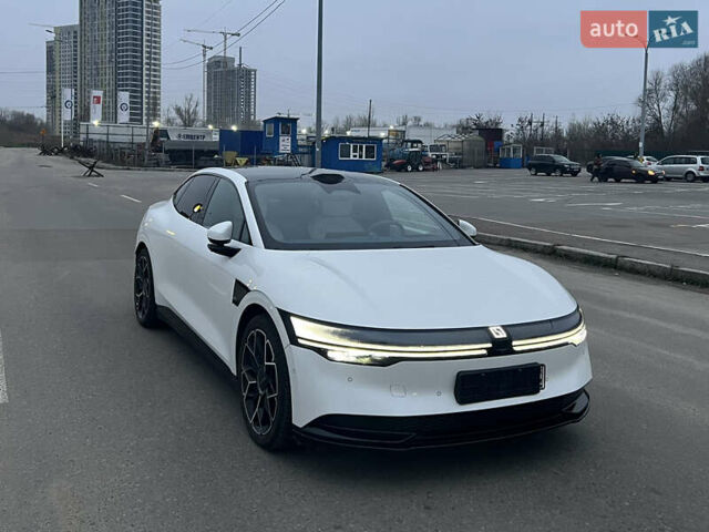 Білий Zeekr 007, об'ємом двигуна 0 л та пробігом 20 тис. км за 38500 $, фото 1 на Automoto.ua