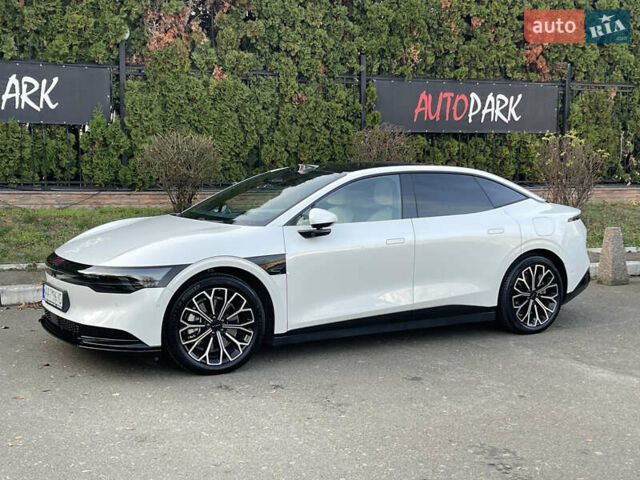 Белый Zeekr 007, объемом двигателя 0 л и пробегом 5 тыс. км за 38300 $, фото 1 на Automoto.ua