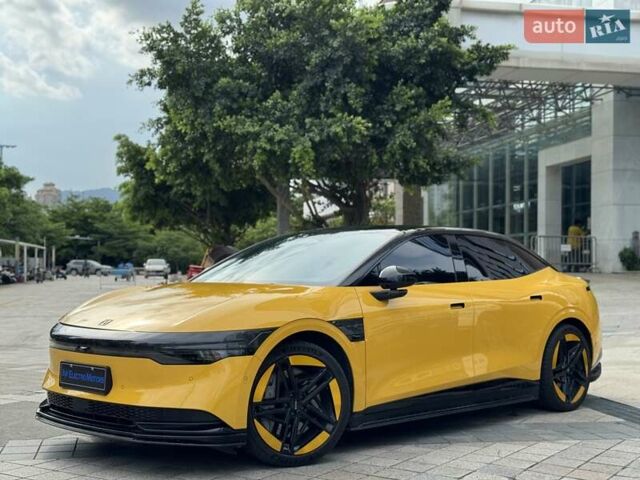 Жовтий Zeekr 007, об'ємом двигуна 0 л та пробігом 11 тис. км за 39999 $, фото 1 на Automoto.ua