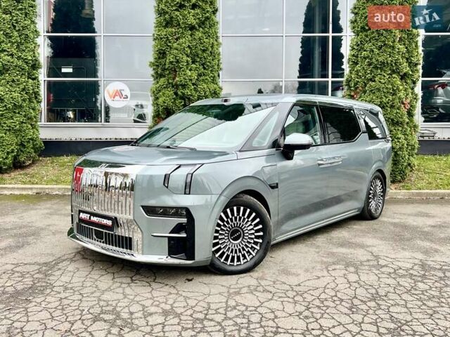 Серый Zeekr 009, объемом двигателя 0 л и пробегом 11 тыс. км за 68999 $, фото 1 на Automoto.ua