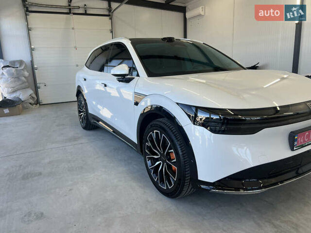 Белый Zeekr 7X, объемом двигателя 0 л и пробегом 4 тыс. км за 43500 $, фото 1 на Automoto.ua