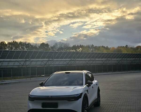 Белый Zeekr 7X, объемом двигателя 0 л и пробегом 32 тыс. км за 37000 $, фото 1 на Automoto.ua