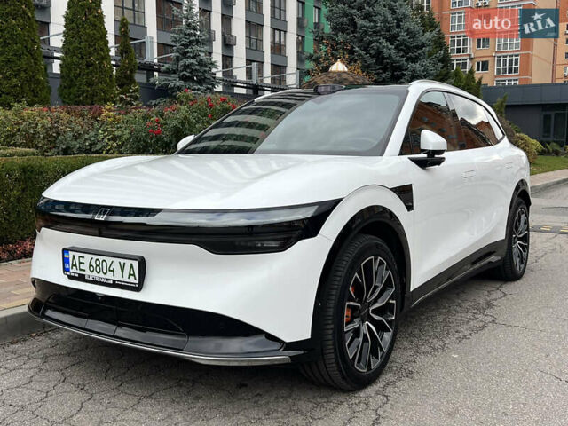 Белый Zeekr 7X, объемом двигателя 0 л и пробегом 1 тыс. км за 43900 $, фото 1 на Automoto.ua