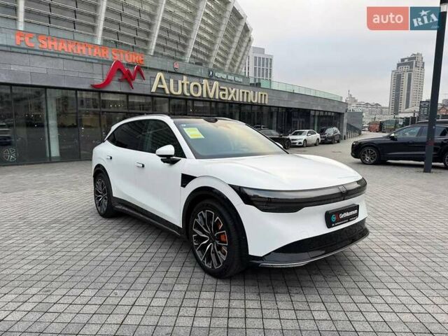 Белый Zeekr 7X, объемом двигателя 0 л и пробегом 1 тыс. км за 43500 $, фото 1 на Automoto.ua