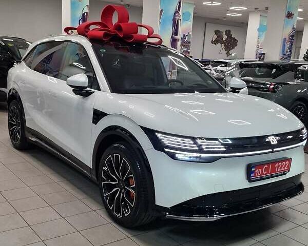 Белый Zeekr 7X, объемом двигателя 0 л и пробегом 1 тыс. км за 47450 $, фото 1 на Automoto.ua