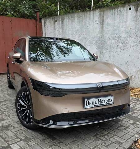 Коричневий Zeekr 7X, об'ємом двигуна 0 л та пробігом 8 тис. км за 39900 $, фото 1 на Automoto.ua