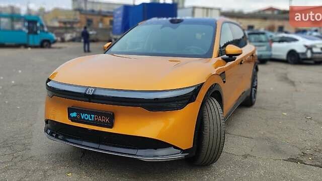 Zeekr 7X 2024 у Києві на Automoto.ua Помаранчевий Zeekr 7X, об'ємом двигуна 0 л та пробігом 6 тис. км за 38999 $, фото 1 на Automoto.ua