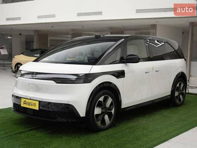 Белый Zeekr Mix, объемом двигателя 0 л и пробегом 1 тыс. км за 45777 $, фото 1 на Automoto.ua