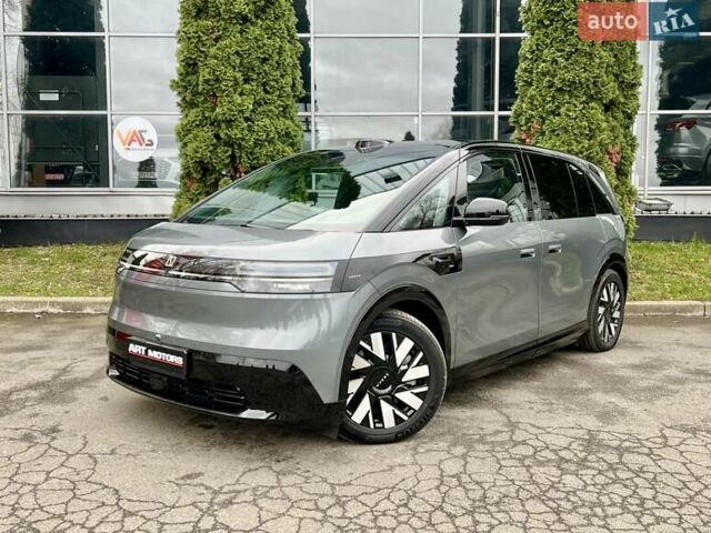 Серый Zeekr Mix, объемом двигателя 0 л и пробегом 3 тыс. км за 46900 $, фото 1 на Automoto.ua