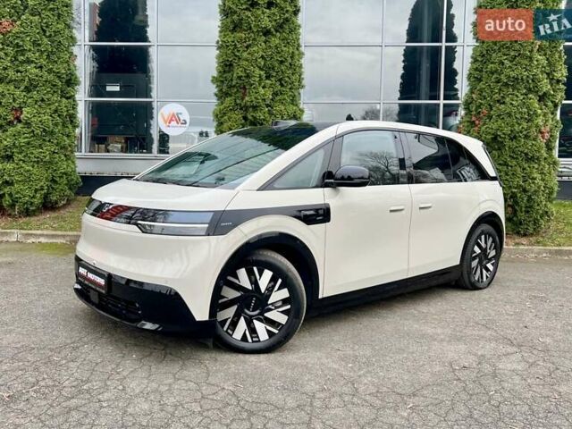 Сірий Zeekr Mix, об'ємом двигуна 0 л та пробігом 3 тис. км за 46500 $, фото 1 на Automoto.ua