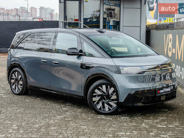 Серый Zeekr Mix, объемом двигателя 0 л и пробегом 1 тыс. км за 45990 $, фото 1 на Automoto.ua