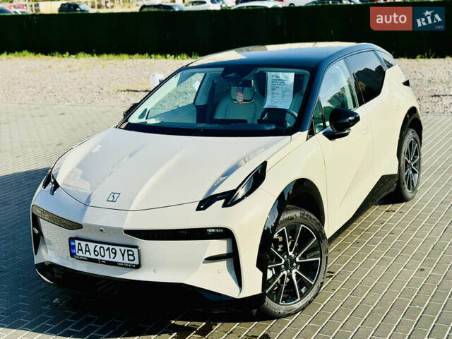 Белый Zeekr X, объемом двигателя 0 л и пробегом 1 тыс. км за 28999 $, фото 1 на Automoto.ua