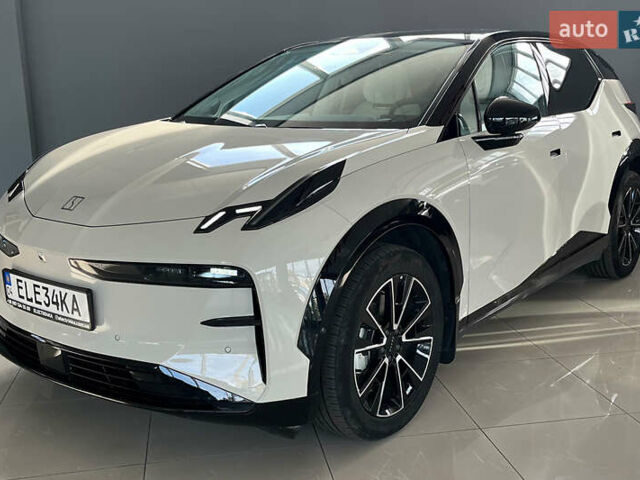 Бежевый Zeekr X, объемом двигателя 0 л и пробегом 3 тыс. км за 27500 $, фото 1 на Automoto.ua